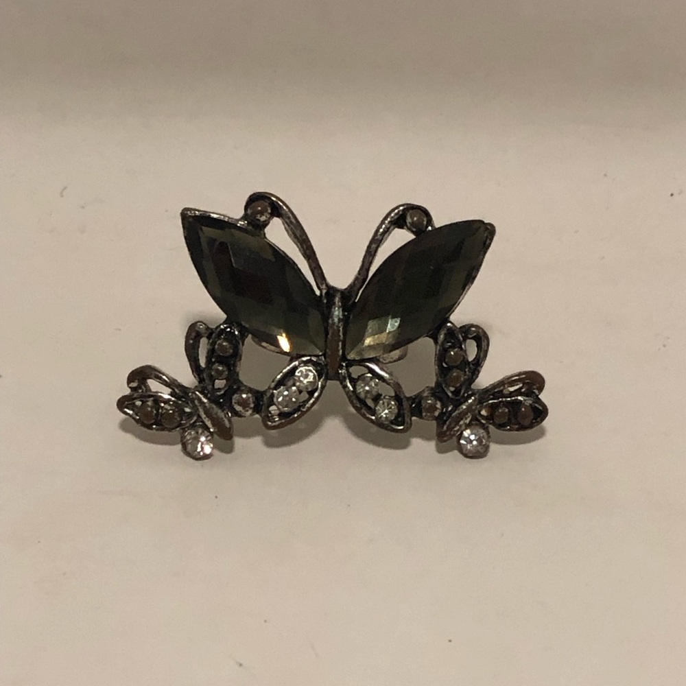 Elegant Sparkly Butterfly Ring